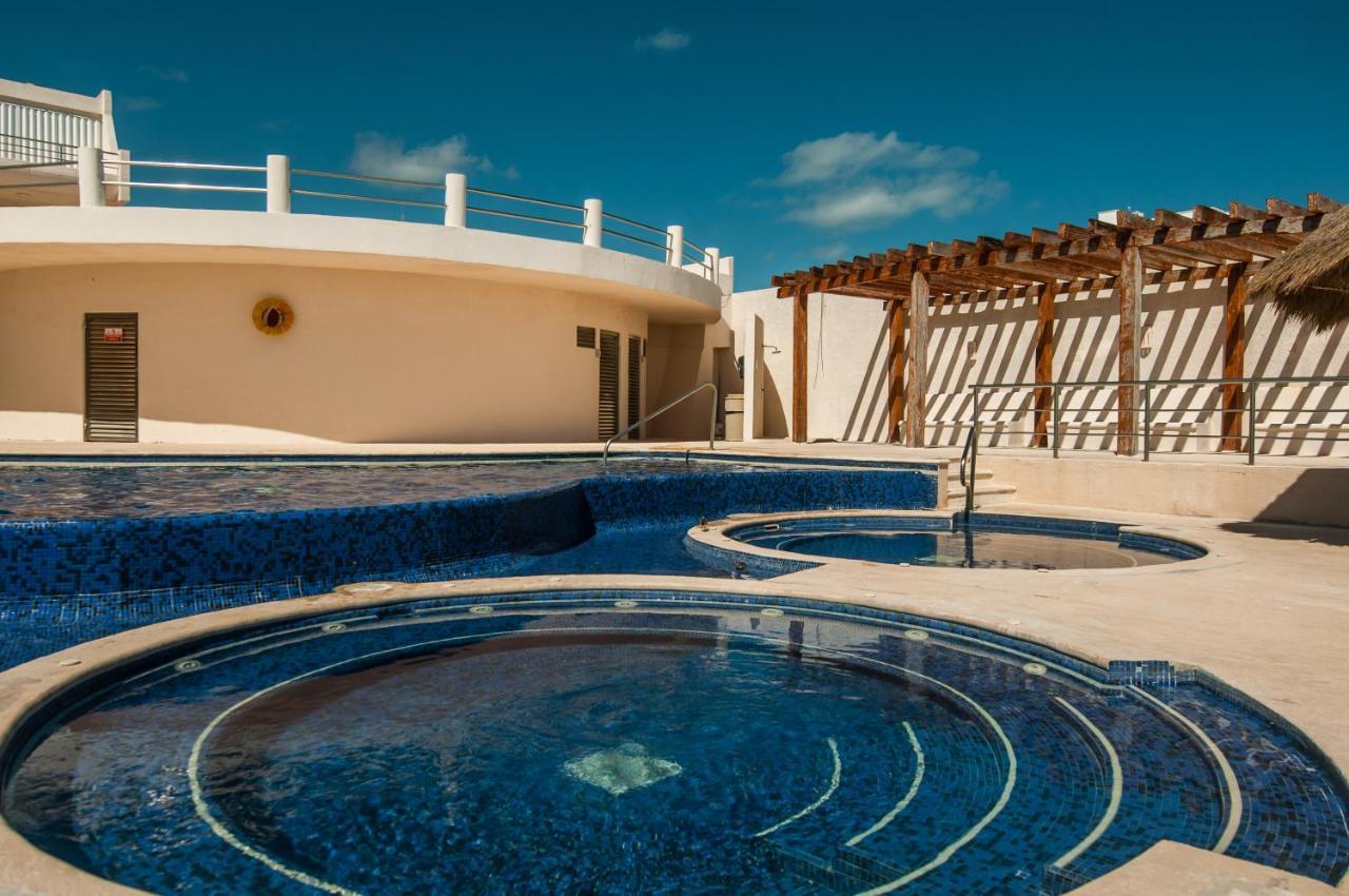 Hotelzone L16 Beach Access Cancún Esterno foto